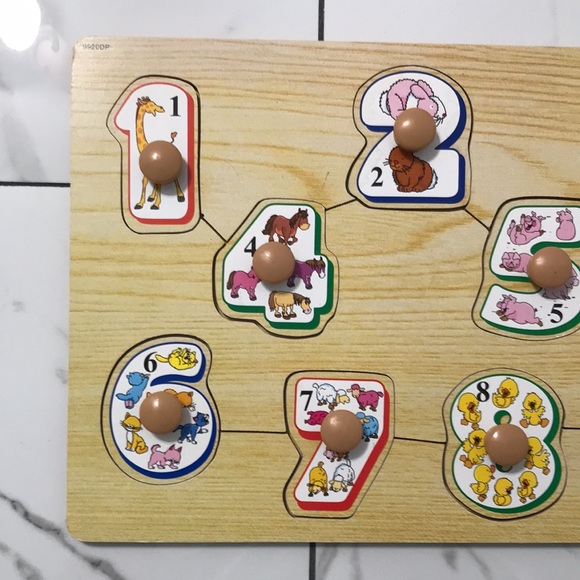 Chunky number puzzle with easy grab knobs - Picture 8 of 12